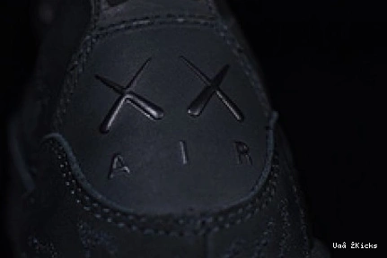 retro 4 Vibrant kaws 2906 930155- black Air Nike Jordan 540 0619